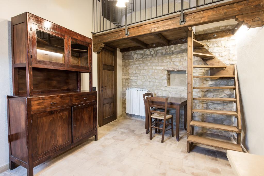 לינה וארוחת בוקר Montecchio  Domus In Castro חדר תמונה